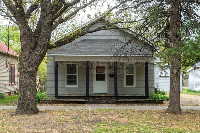 Building Photo - 226 S Millwood Ave
