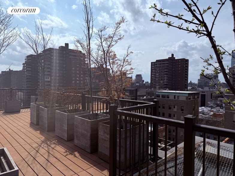 Building Photo - 308 W 30th St