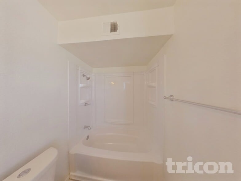 Building Photo - 5 N 131st St