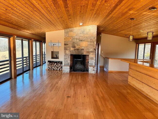 Building Photo - 72 Jordans Rd