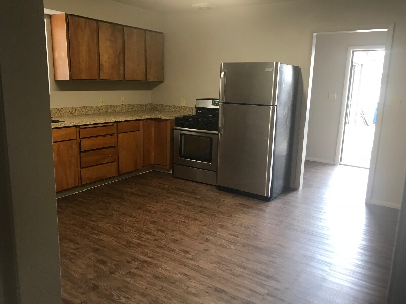 Building Photo - 294 N 300 W