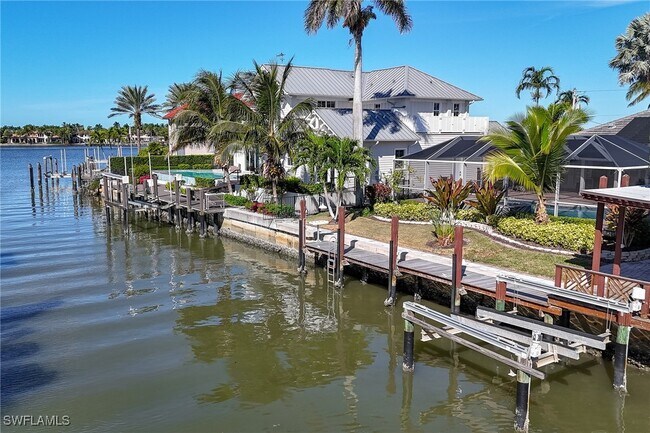 Building Photo - 1320 Marlin Dr