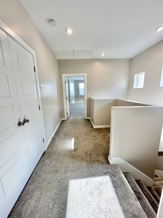 Building Photo - 797 Red Marble Ln