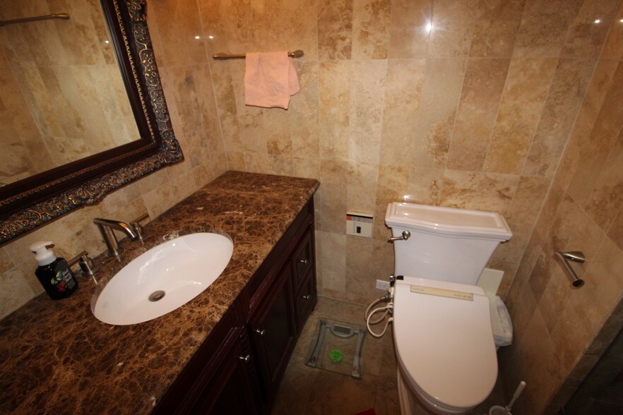 Building Photo - 195 N Harbor Dr