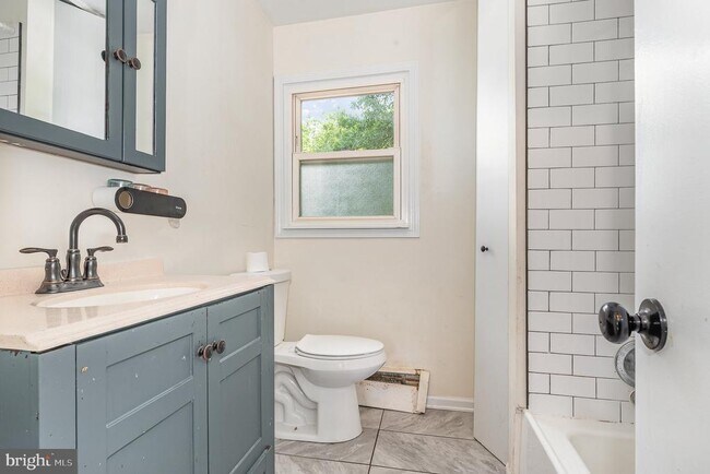 Building Photo - 302 Hickory Hill Terrace