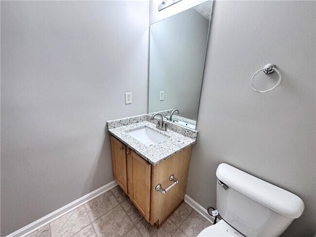 Building Photo - 3044 Kentmere Dr