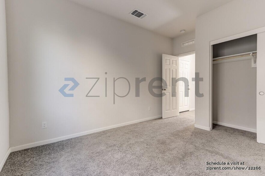 Building Photo - 1523 Oliveira Dr