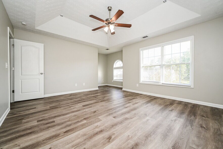 Building Photo - 145 Trelawney Ln
