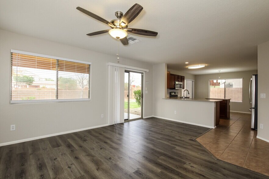 Building Photo - 5722 N 124th Ln