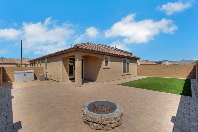 Building Photo - Immaculate & Move-In Ready – Upscale 3BR/2...