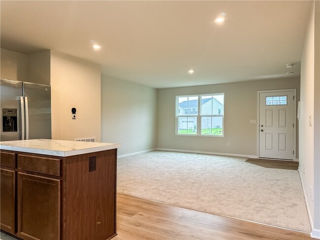 Building Photo - 16 Trailhead Rd