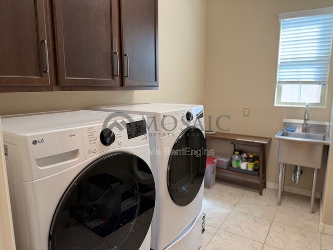 Building Photo - 800 E Tonto Pl