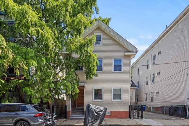 Primary Photo - 426 Norfolk St