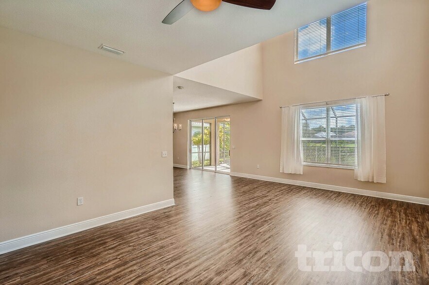 Building Photo - 6251 Blue Runner Ct