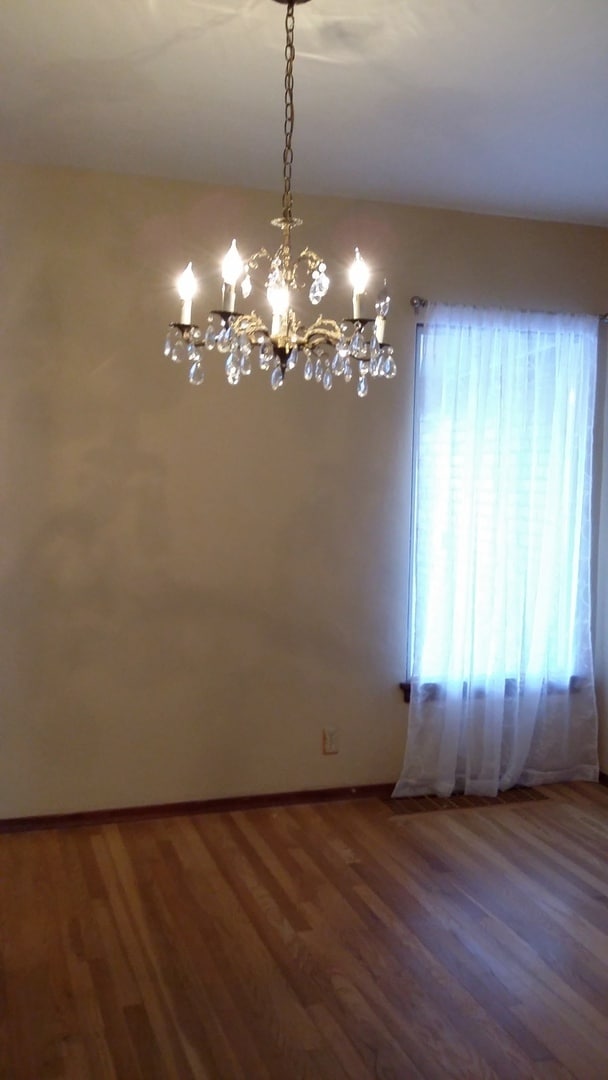 Building Photo - Occupied, do not disturb tenants. Barge-Chestnut Historic District Craftsman 2br 2ba home, with a...