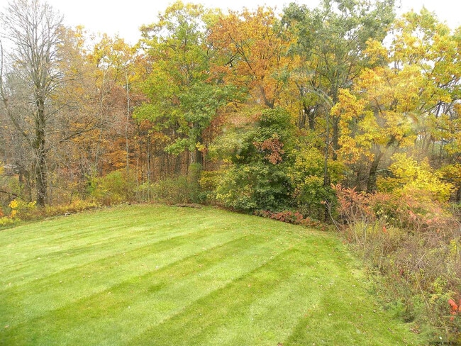 Building Photo - 7 Pineview Ct