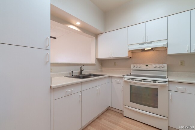 Building Photo - 2 Bd 1 bath 2 Pkg - Mililani Mauka - 95-10...