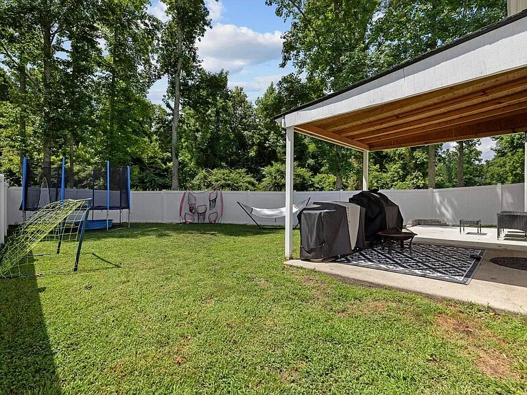 Building Photo - 125 Edwards Ln