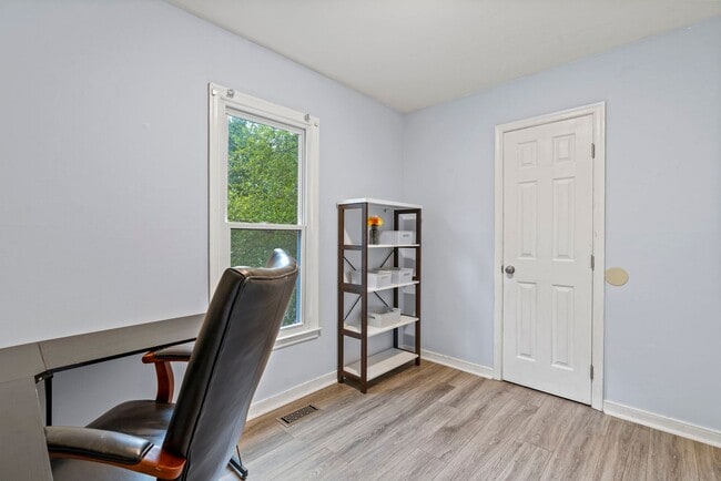 Building Photo - Charming 3/2 Home for Rent