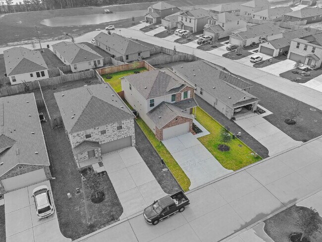 Building Photo - Built in 2025, well cared for, and lightly lived in 4-bedroom, 2.5-bath home located just minutes...