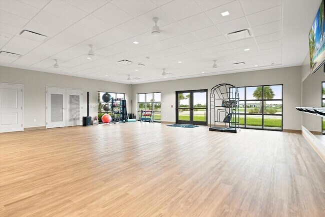 Building Photo - 12470 Wellen Golf St