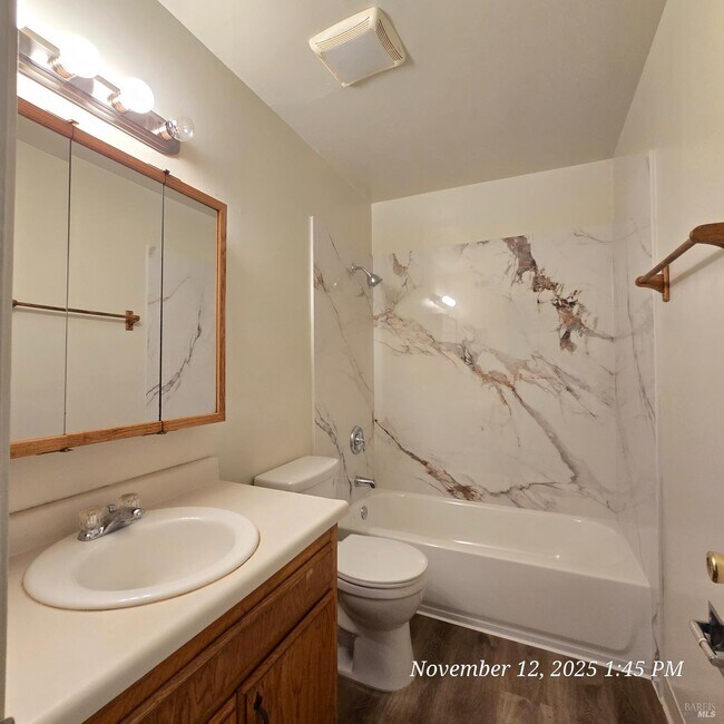 Primary Photo - 807 Lovers Ln