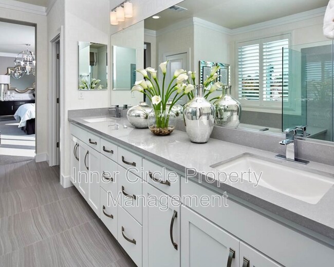 Building Photo - 376 Bougainvilla Dr