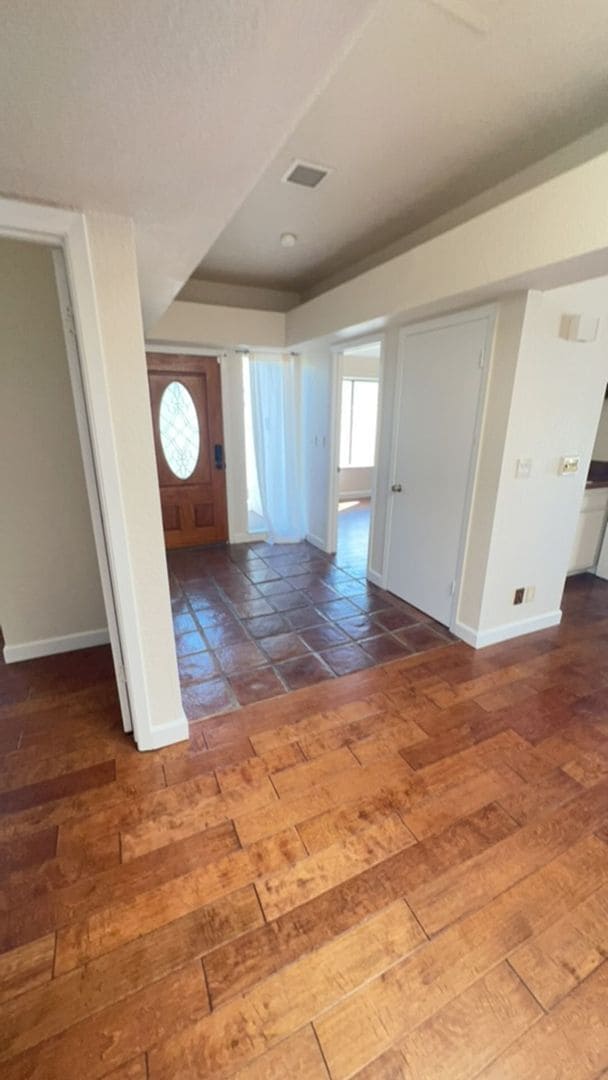 Building Photo - Stunning Views! Lake front 3 bed/2ba Home in Stonegate Community!