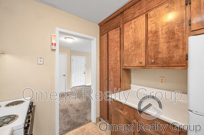 Building Photo - 2901 18th Ave