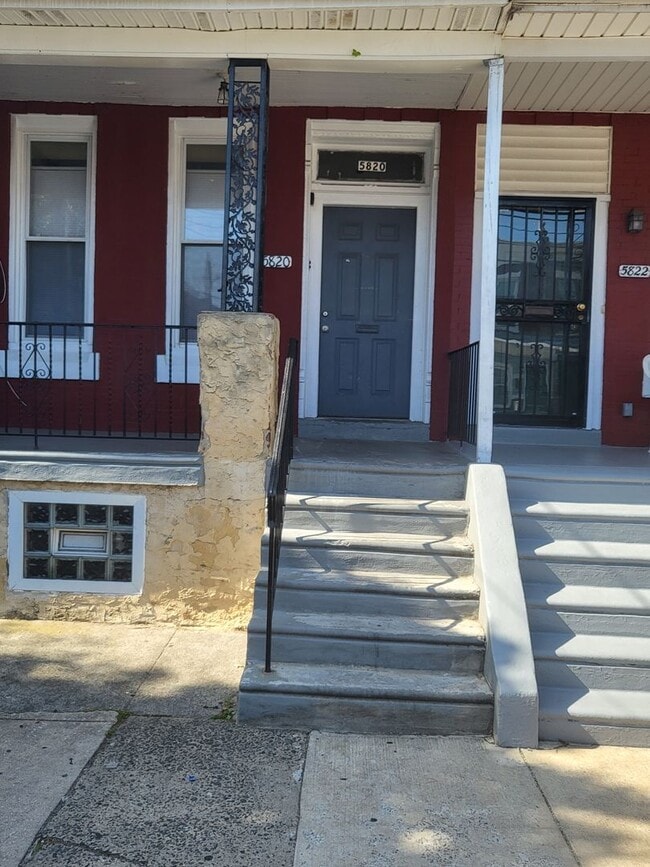 Building Photo - 5820ARCH