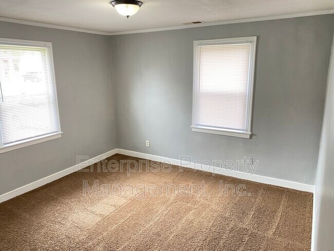 Building Photo - 3654 Mason Ave