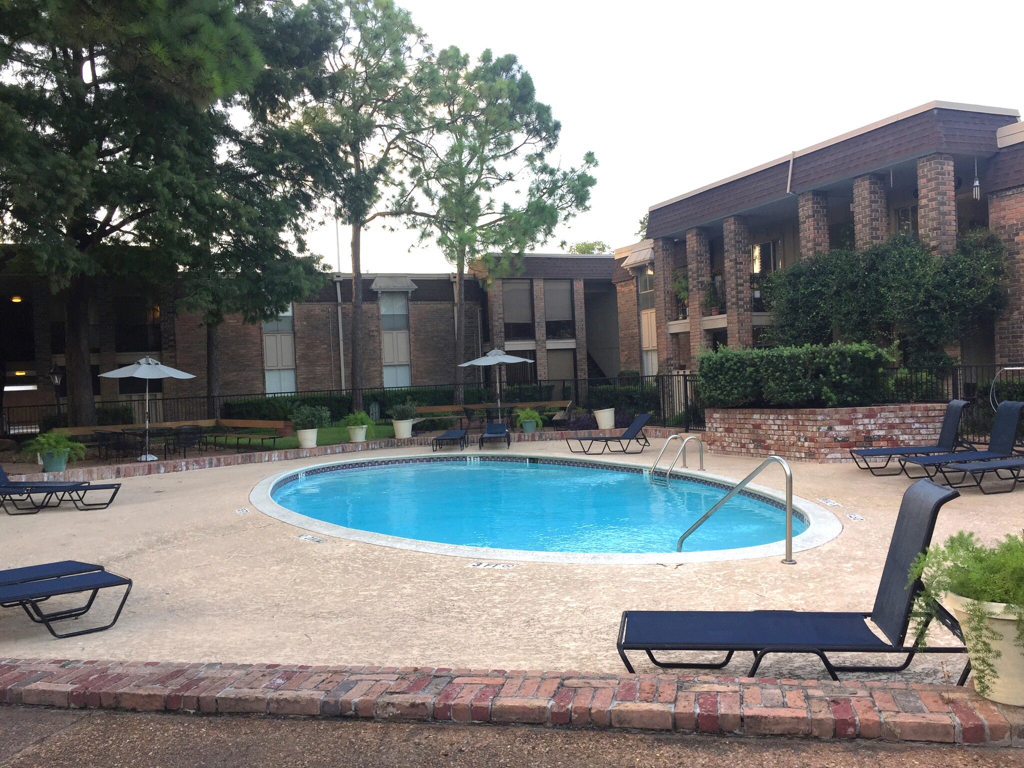 Large community area; 2 pools in the complex - 7555 Katy Freeway