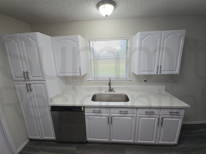Building Photo - 201 Steller Ln