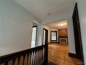 Building Photo - 352 Bryant St