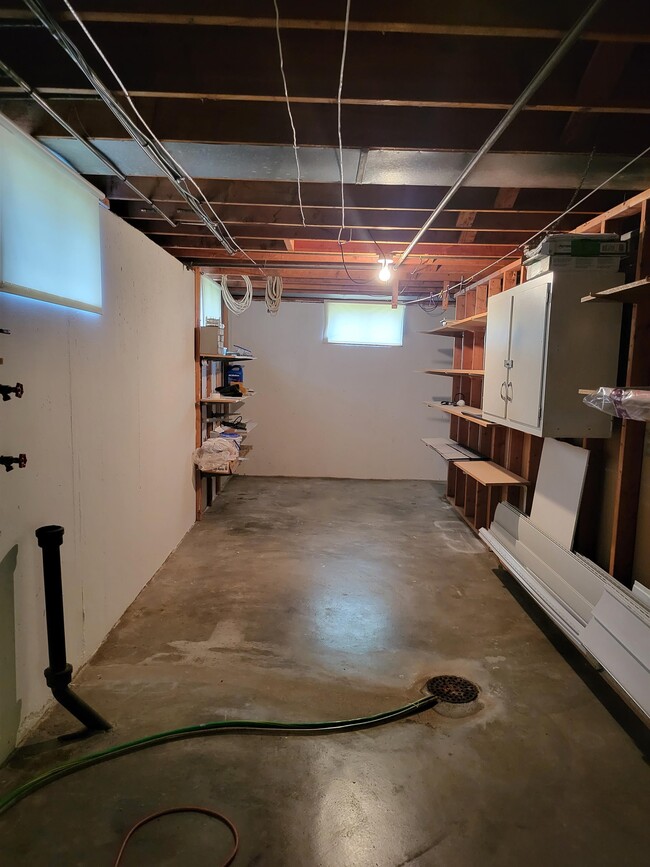 Building Photo - 1015 Lindsay Ln