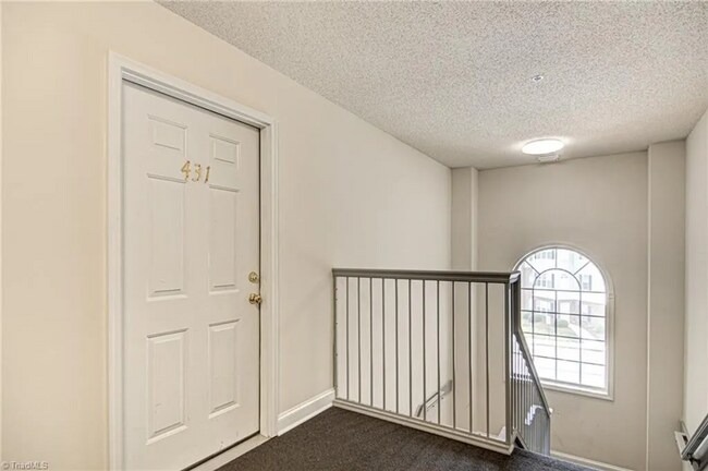 Building Photo - WFU/ Deacon Ridge Condominium Community-