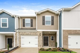 Building Photo - 802 Holiday Pk Ln