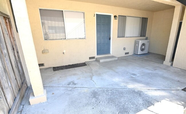 Building Photo - 639 Bolton Ct
