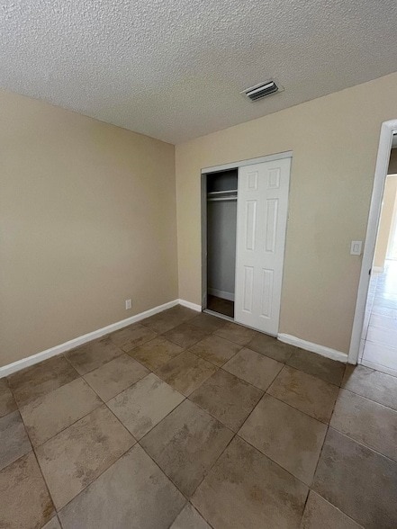 Building Photo - 1045 Miami Blvd