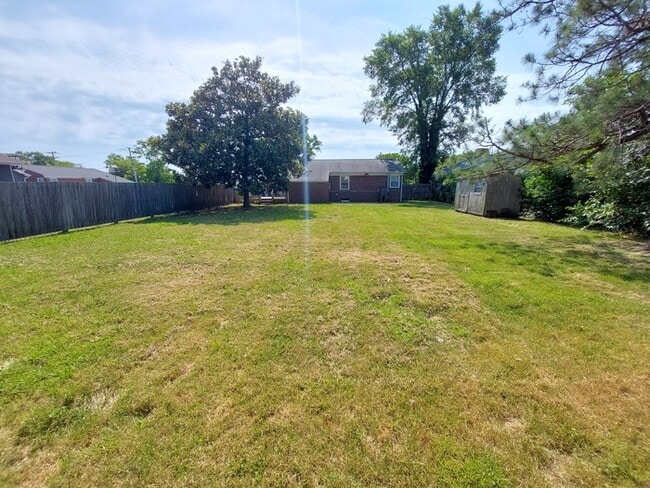 Building Photo - CUTE AND COZY 3 BEDROOM HOME AT BUCKROE BEACH FOR RENT!!!