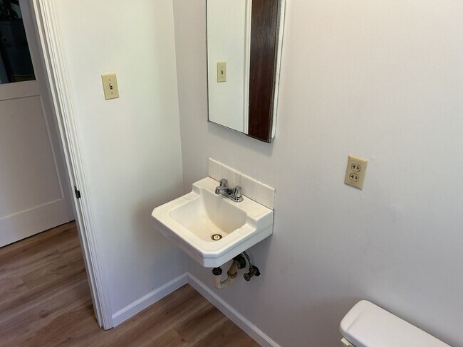 Building Photo - Beautiful 4 Bedroom, 2 Bath Eastside Vallejo Home