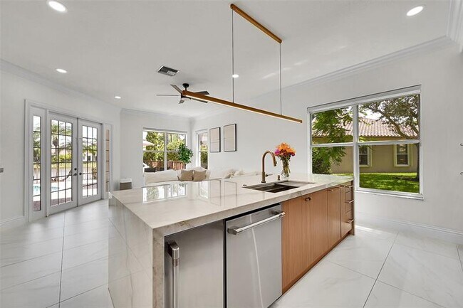 Building Photo - 11163 NW 69th Pl