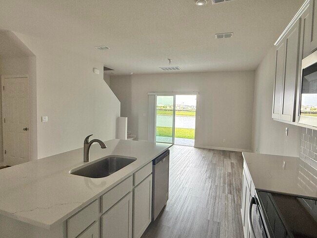 Building Photo - 12938 SW Forli Wy