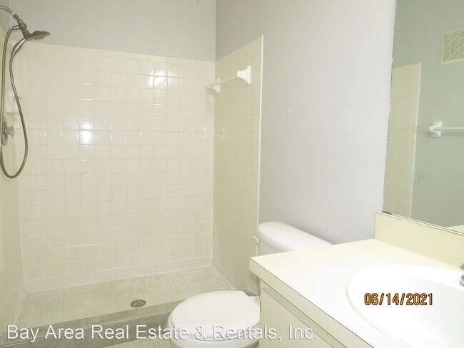 Building Photo - 2 br, 2 bath House - 6004-F Laketree Lane