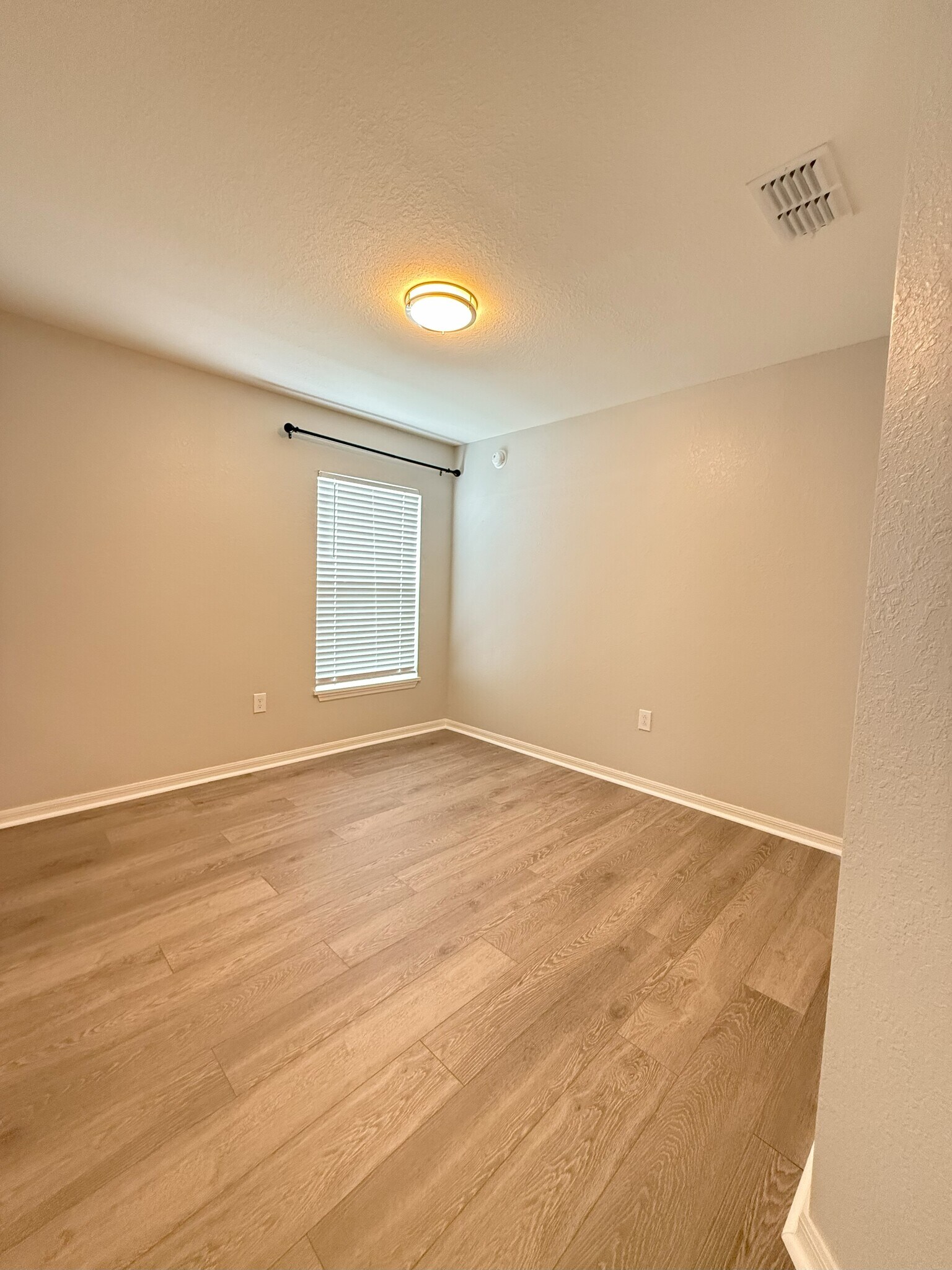 Building Photo - 4306 Swan St