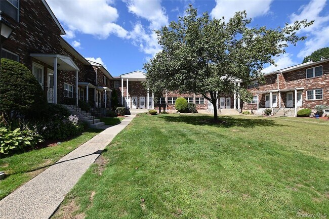 Building Photo - 276 Temple Hill Rd