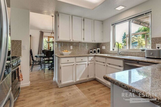 Building Photo - 1659 Calle Ranchero Dr