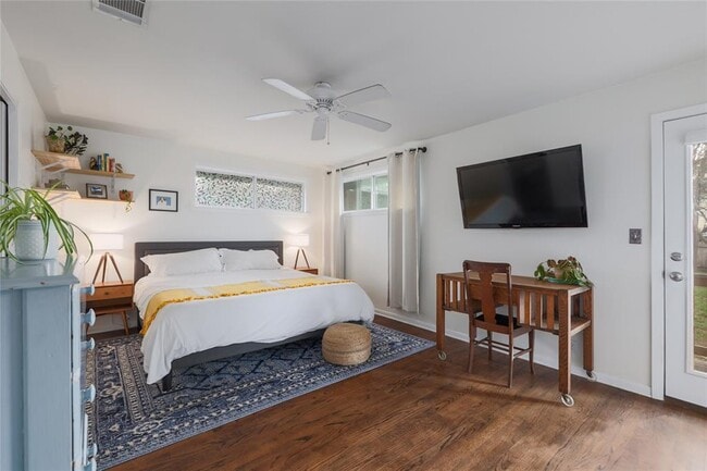 Building Photo - 3005 E 14th St