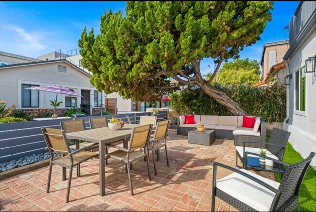 Building Photo - Newly Remodeled and Fully furnished- Mission Beach 5 bed 3 baths.