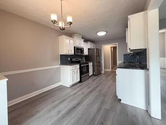 Building Photo - 2018 Tranquil Ln